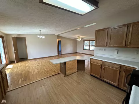 Living - 107 E Oak St, Roachdale, IN 46172 photo 5 of 10