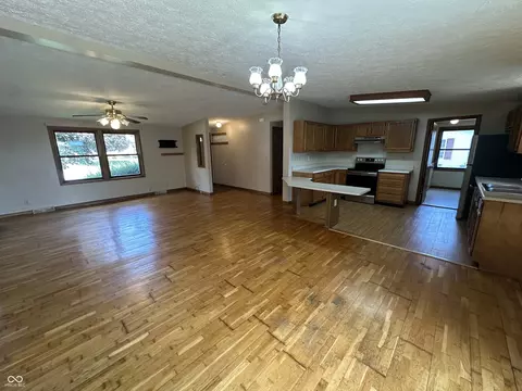 Living - 107 E Oak St, Roachdale, IN 46172 photo 3 of 10