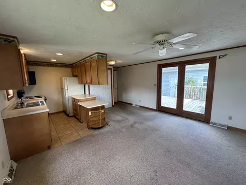 Living - 107 E Oak St, Roachdale, IN 46172 photo 9 of 10