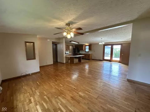 Living - 107 E Oak St, Roachdale, IN 46172 photo 2 of 10