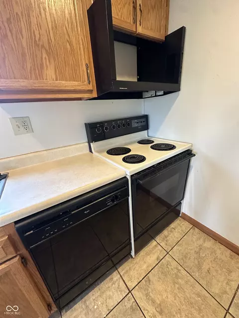 Kitchen - 107 E Oak St, Roachdale, IN 46172 photo 9 of 10