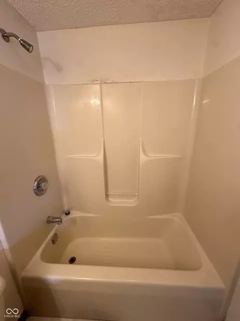 Bath - 107 E Oak St, Roachdale, IN 46172 photo 5 of 8