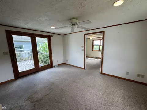 Living - 107 E Oak St, Roachdale, IN 46172 photo 7 of 10