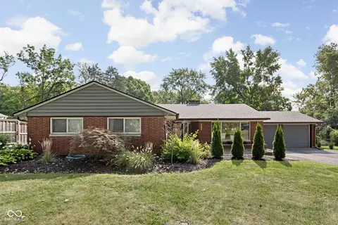8205 Windcombe Blvd, Indianapolis, IN 46240