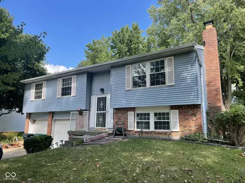 575 Oakridge Way, Greenwood, IN 46142