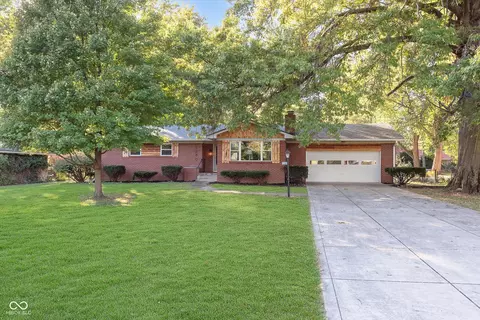 8240 Kimlough Dr, Indianapolis, IN 46240