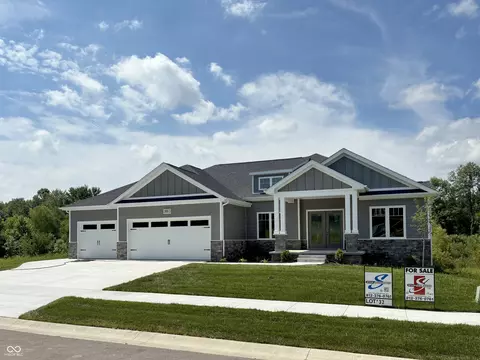 3725 Maple Ridge Trl, Columbus, IN 47201