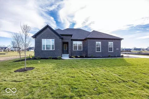 6631 Dogwood Dr, Mccordsville, IN 46055