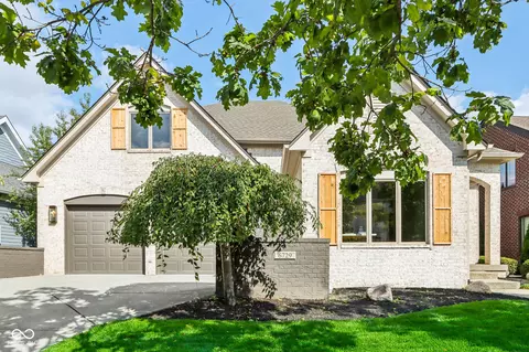 6729 W Stonegate Dr, Zionsville, IN 46077