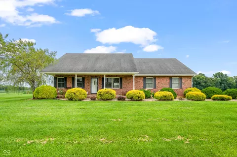 960 S Carmel Ct, North Vernon, IN 47265