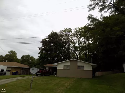 105 N Locust St, Greencastle, IN 46135