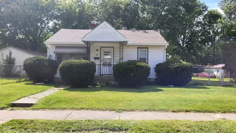 418 N 24th Ave, Beech Grove, IN 46107