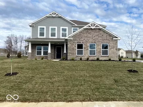 7012 Pinnacle Dr, Columbus, IN 47201