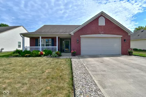 5773 Arlington Dr, Plainfield, IN 46168