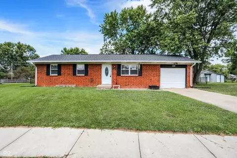 129 Forum Dr, Whiteland, IN 46184