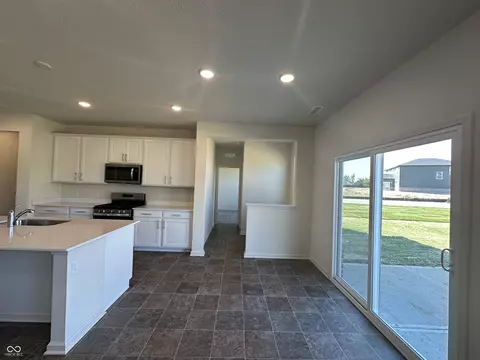 6336 Stone Side Dr, Plainfield, IN 46168 photo 2