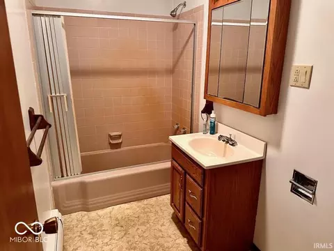 805 E Cooper Rd, Muncie, IN 47303 photo 28