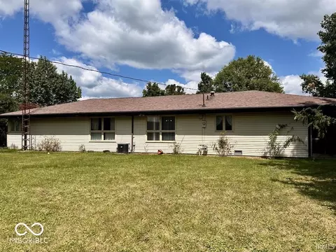 805 E Cooper Rd, Muncie, IN 47303 photo 4