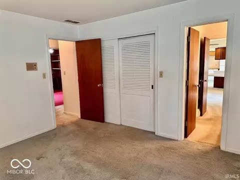 805 E Cooper Rd, Muncie, IN 47303 photo 22