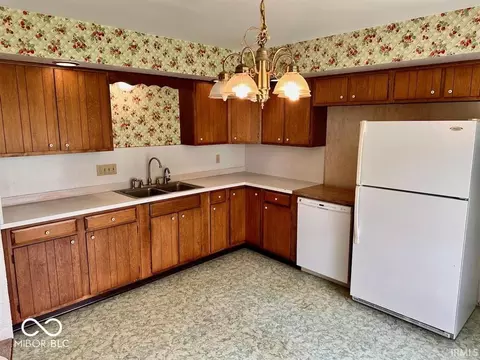 805 E Cooper Rd, Muncie, IN 47303 photo 15