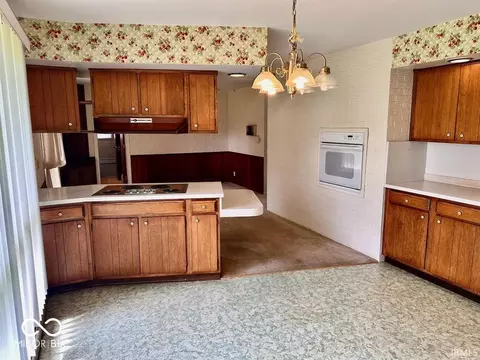 805 E Cooper Rd, Muncie, IN 47303 photo 14