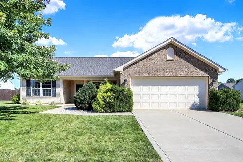 8150 Oriole Point Dr, Avon, IN 46123