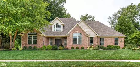 1864 Willow Bend Ct, Avon, IN 46123