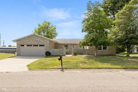 3020 Seneca Ct, Columbus, IN 47203
