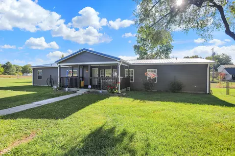 216 W Delaware St, Shirley, IN 47384