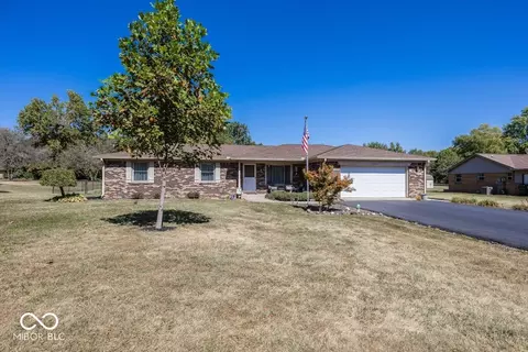 2310 Wayne Dr, Greenfield, IN 46140