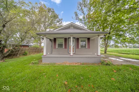 1402 W 60th St, Anderson, IN 46013