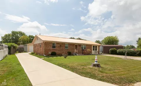 515 Middle Park Dr, Edinburgh, IN 46124