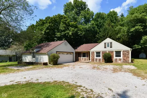 1880 Colonial Dr, Martinsville, IN 46151
