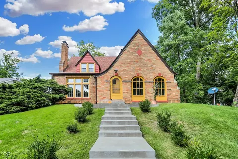 420 Beech Park Dr, Greenwood, IN 46142