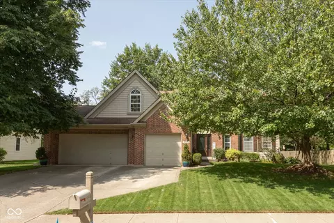 10916 Knightsbridge Ln, Fishers, IN 46037