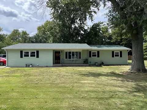 7452 N 37th St, Terre Haute, IN 47805