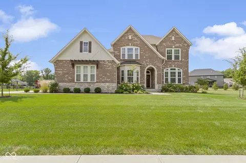 11078 Portage Wds Dr, Fortville, IN 46040