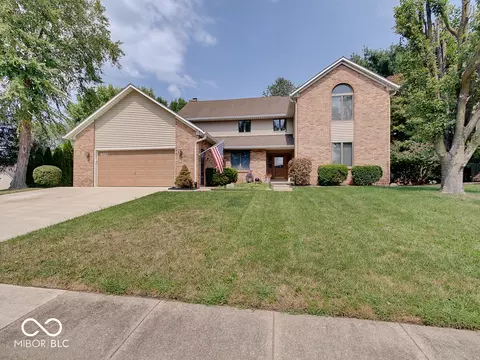 4020 Chipper Rd, Columbus, IN 47203