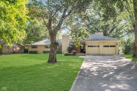 8811 Manderley Dr, Indianapolis, IN 46240