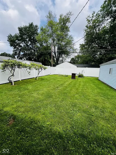 916 E Gerhart St, Kokomo, IN 46901 photo 2