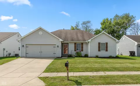 1225 Meadowood Dr, Danville, IN 46122