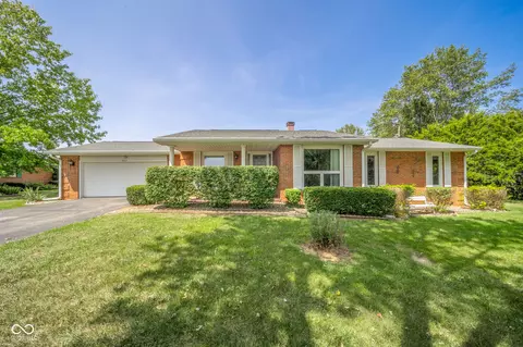 2477 N East Raintree Dr, New Castle, IN 47362