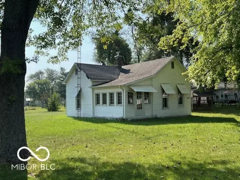 5163 Vance St, Columbus, IN 47201