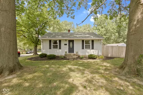 2104 E 69th St, Indianapolis, IN 46220