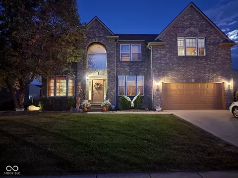 2249 S Lake Ave E, Greenwood, IN 46143