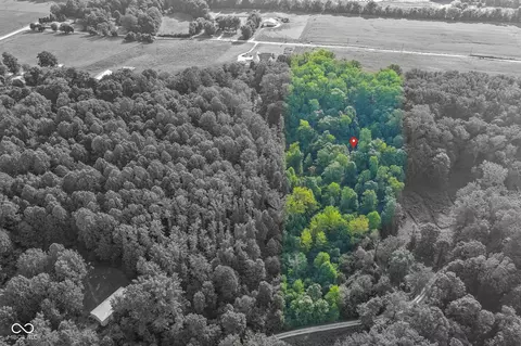 1033 Old Moore Rd, Martinsville, IN 46151