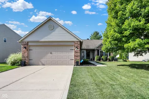 4817 Oakleigh Pkwy, Greenwood, IN 46143