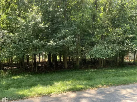 321 Patriots Landing Dr, Coatesville, IN 46121