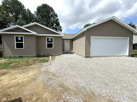 207 N Birchwood Dr, Muncie, IN 47304