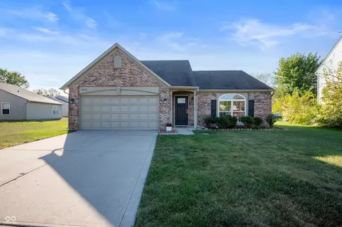 6318 Pickwick Ct, Zionsville, IN 46077